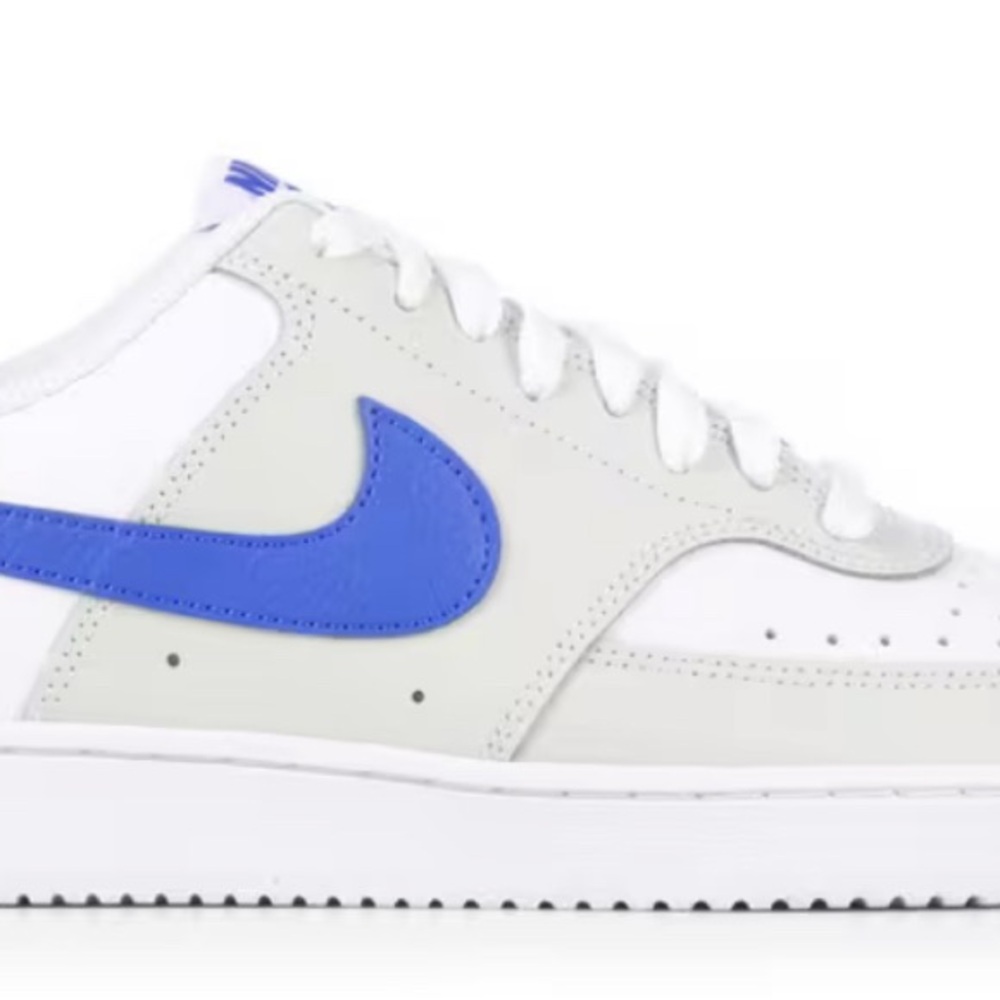 Nike Men's White and Blue Casual Sneakers